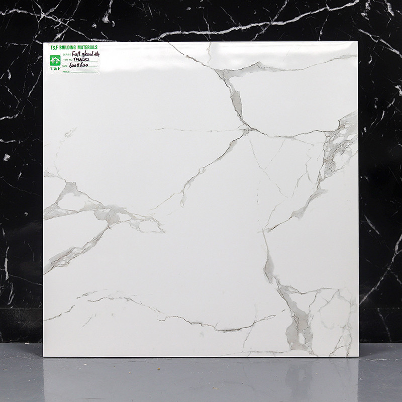La piastrella per pavimento 600x600 della porcellana ha lucidato la progettazione di marmo bianca di superficie lustrata di sguardo di Carrara