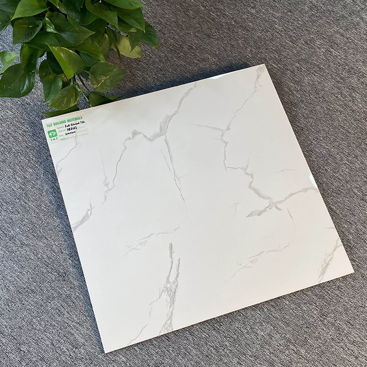 Di marmo bianco lustrato piastrella la porcellana di pavimentazione ceramica piastrella 600X600 per il pavimento e la parete
