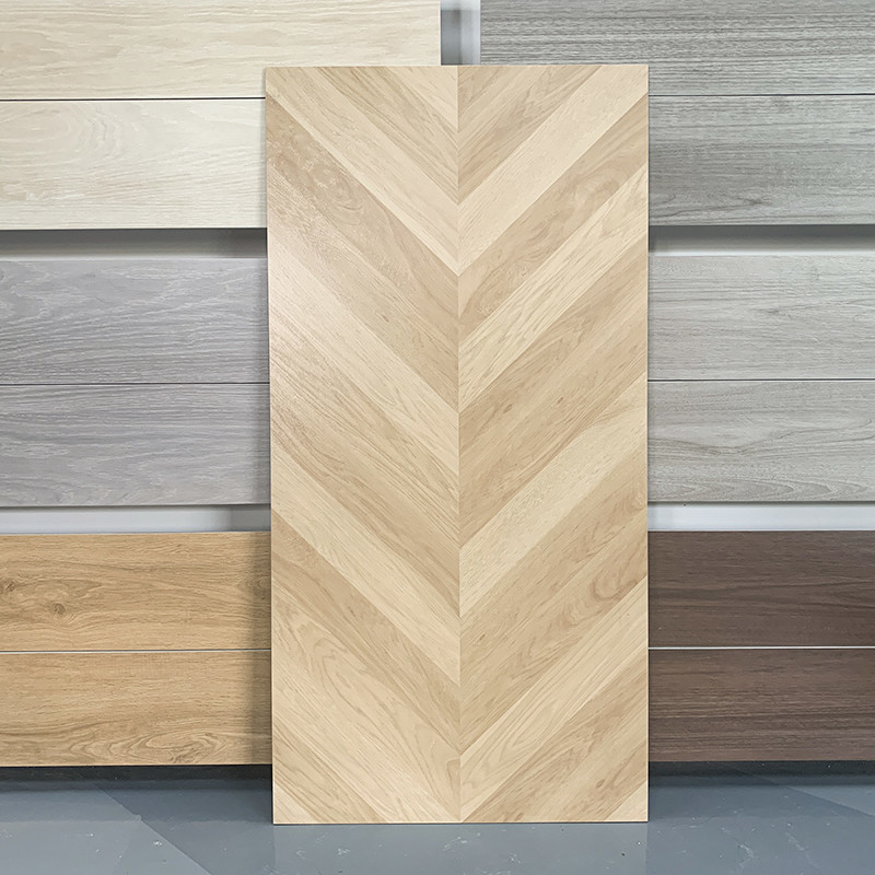 le mattonelle di legno della porcellana di effetto di 600*1200mm non slittano lustrato per il salone