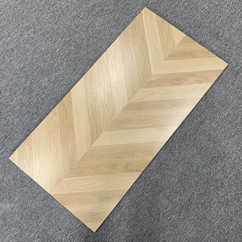 le mattonelle di legno della porcellana di effetto di 600*1200mm non slittano lustrato per il salone