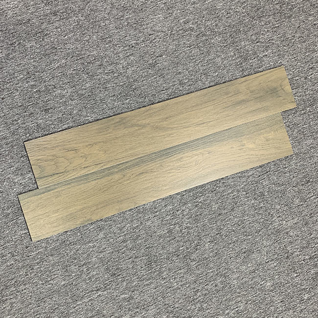 Slittamento del corpo di superficie ruvida anti della porcellana di legno delle piastrelle per pavimento piene di effetto resistente all'uso