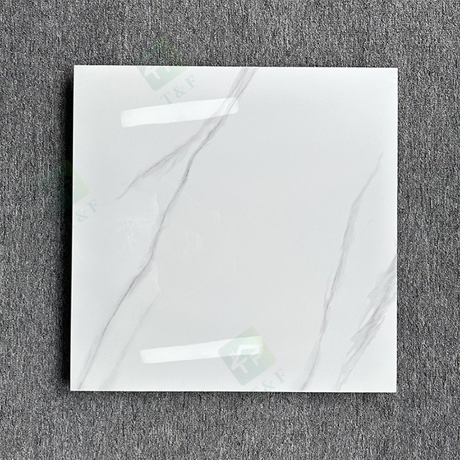 Il marmo lustrato lucido di anti slittamento dell'hotel piastrella il colore bianco dell'ente completo resistente all'uso