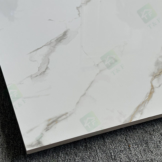 il salone di 600*600mm ha lustrato le piastrelle di ceramica che il marmo bianco eccellente con la vena di Glod ha lustrato lucidato