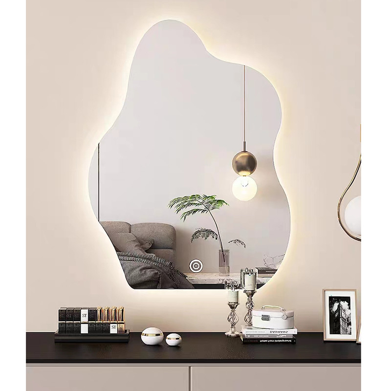 Lo specchio a forma di Smart della decorazione di attaccatura di parete della nuvola irregolare ha condotto lo specchio della parete per il bagno