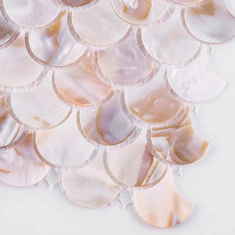 Il fan modella le mattonelle madreperlacee naturali della parete di Shell White Pattern Mosaic Tile Backsplash