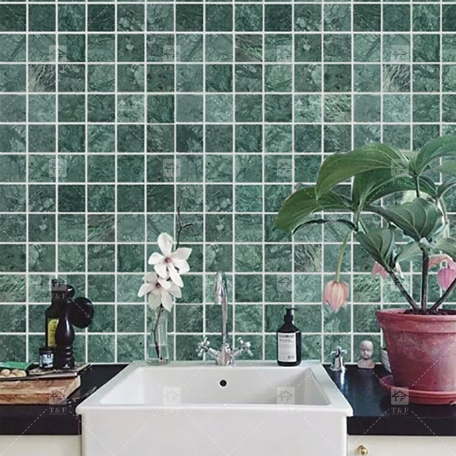 Mosaico di marmo naturale Piscina lucidata Piastrella verde di forma quadrata Decorazione della casa